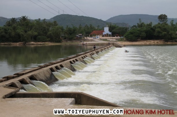 Du Lịch Phú Yên Ghé Thăm Đập Tam Giang Đi Qua Sông Cái