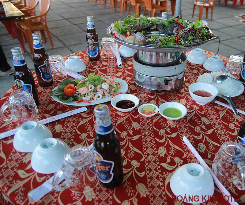 Hải sản tươi sống nhà hàng Năm Ánh - Phú Yên ăn là mê